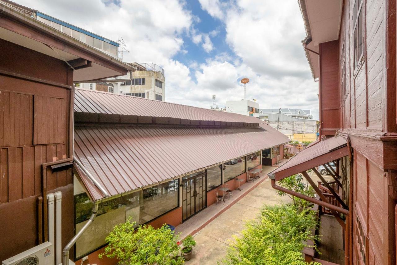 Oyo 1089 Baan Boran Hotel Bangkok Exterior foto
