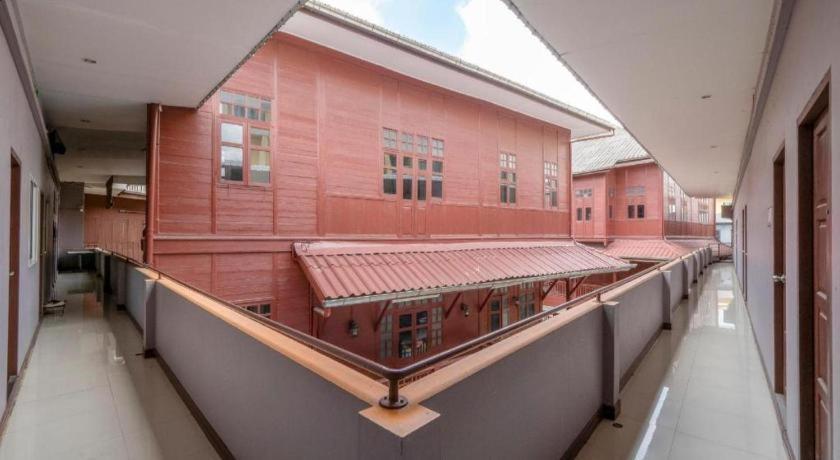 Oyo 1089 Baan Boran Hotel Bangkok Exterior foto