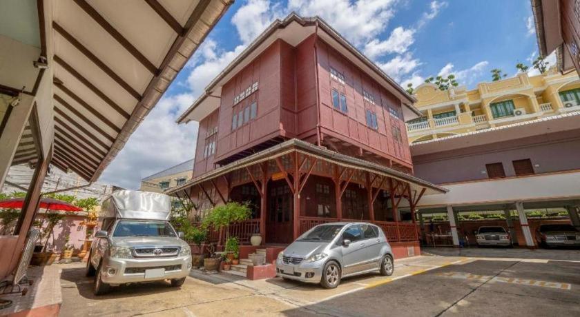 Oyo 1089 Baan Boran Hotel Bangkok Exterior foto