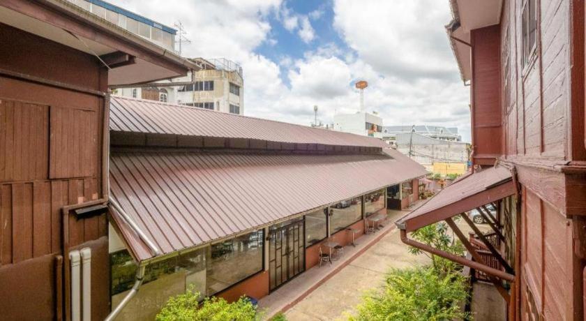 Oyo 1089 Baan Boran Hotel Bangkok Exterior foto